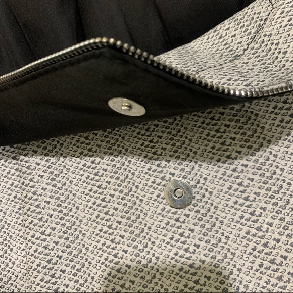 Handbag - Picture 4 of 6